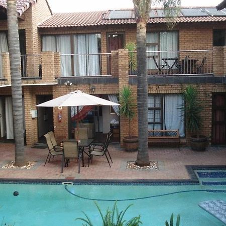 Uitsigpark Guest@Home4U Centurion Bagian luar foto